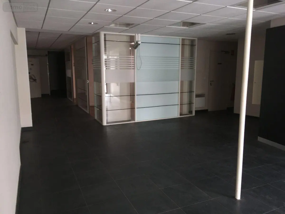 Location fonds et murs commerciaux Bergues 59380 Nord 59 150 m2 1600 euros M1633 001