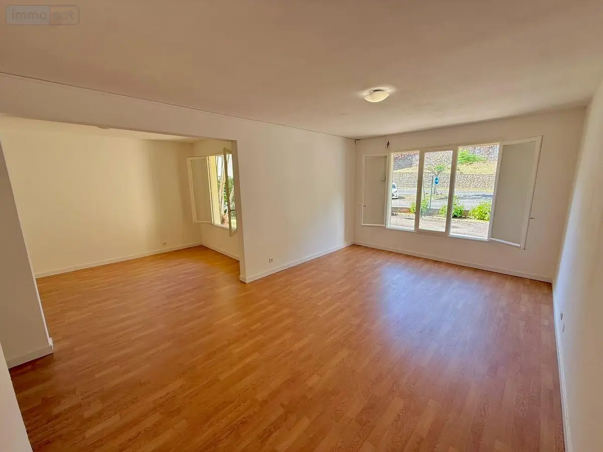 Appartement a vendre Saint-Denis 97400 La Réunion 974 87 m2 5 pièces 196100 euros 97424/308 001