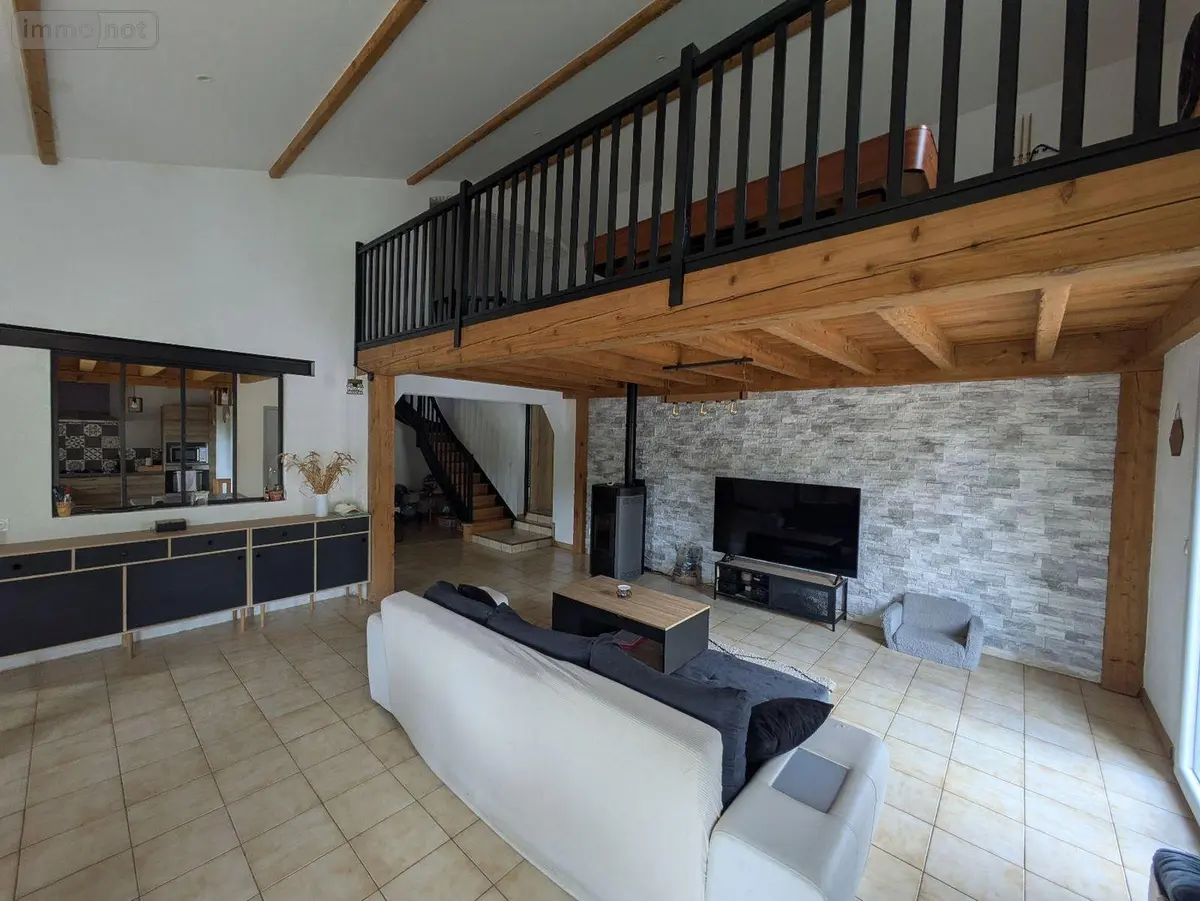 Maison a vendre Pouzauges 85700 Vendée 85 169 m2 7 pièces 304000 euros 85013-1090091 001