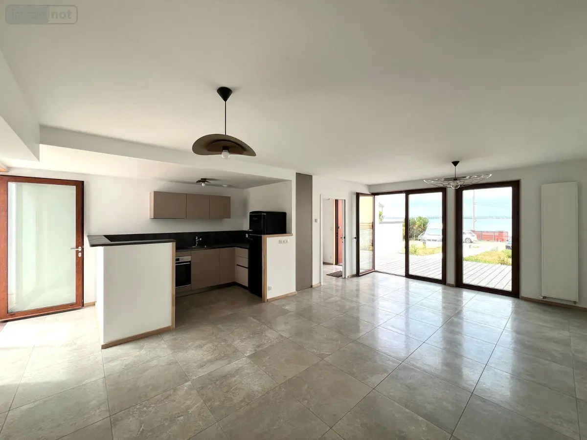 Location appartement Concarneau 29900 Finistère 29 76 m2 3 pièces 1400 euros 008/1396 001