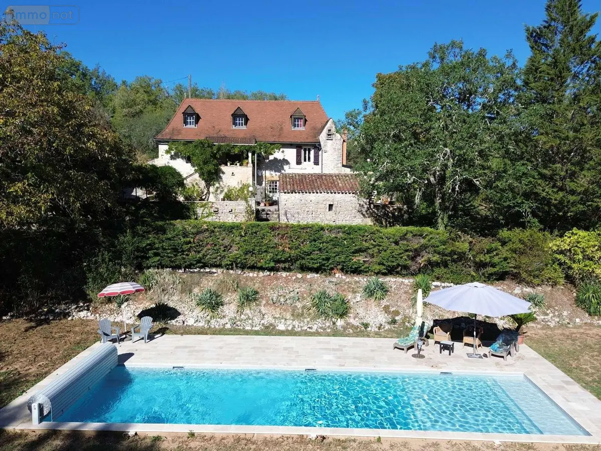 Maison a vendre Gourdon 46300 Lot 46 230 m2 17 pièces 548900 euros 46041/465 001