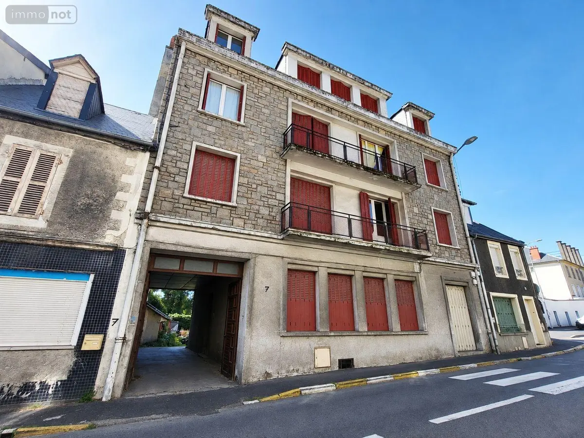 Immeuble de rapport a vendre Ussel 19200 Corrèze 19 449 m2 157500 euros UM 1323 001