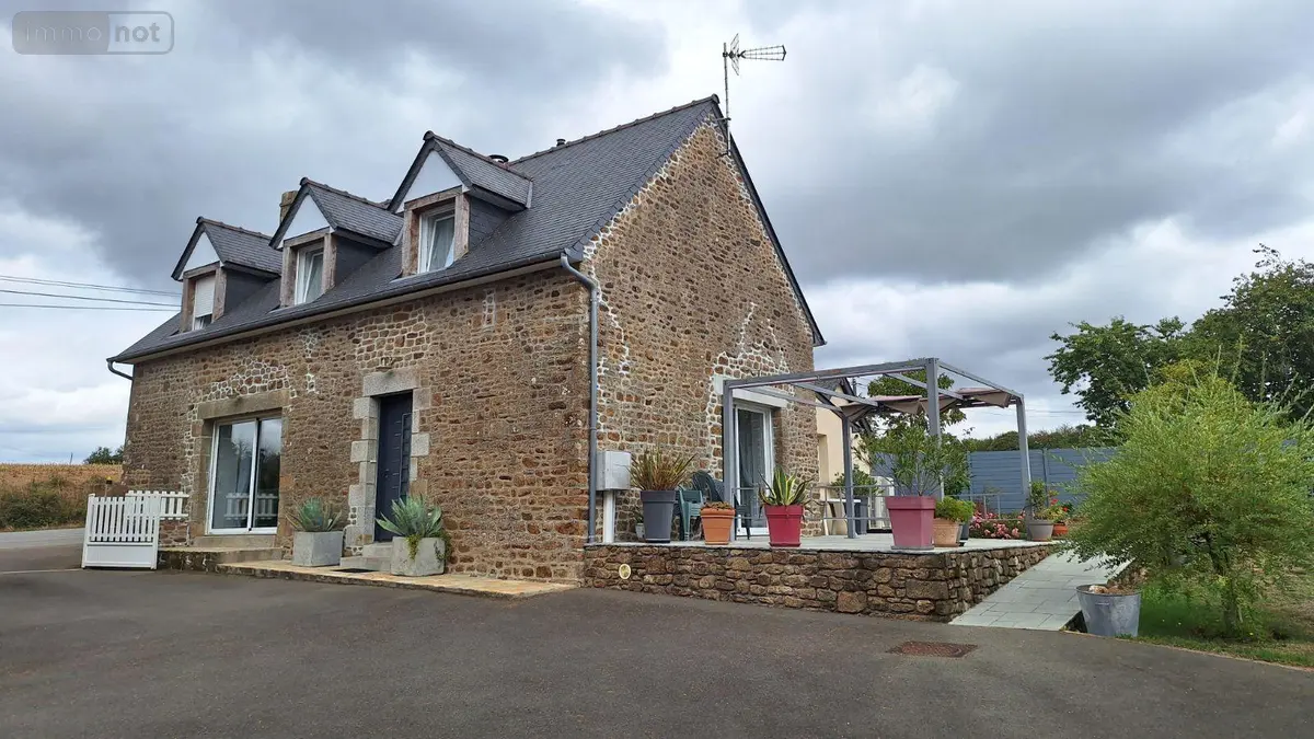 Maison a vendre Saint-Pierre-des-Landes 53500 Mayenne 53 157 m2 6 pièces 309750 euros 53077-44 001