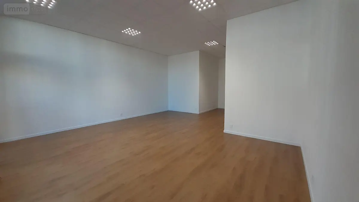 Location fonds et murs commerciaux Vitré 35500 Ille-et-Vilaine 35 63 m2 1400 euros 35131-337 001