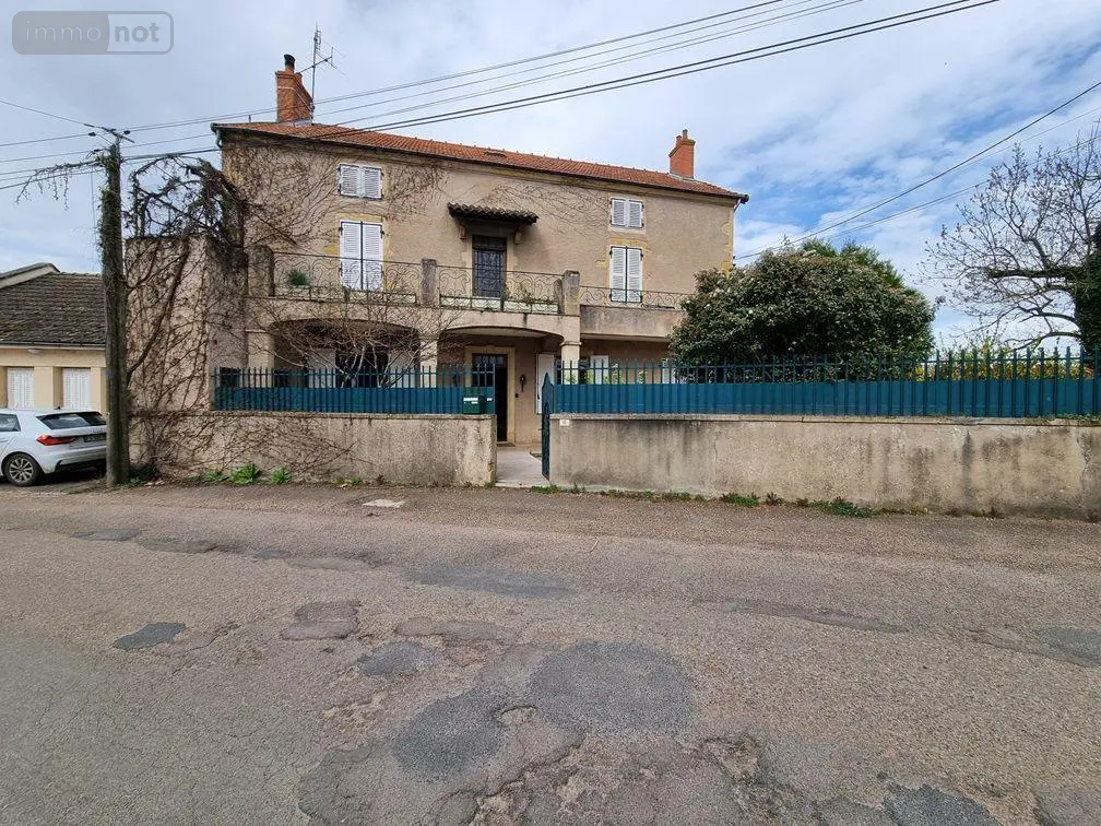 Propriete a vendre Marcigny 71110 Saône-et-Loire 71 448 m2 14 pièces 240000 euros 20369 001