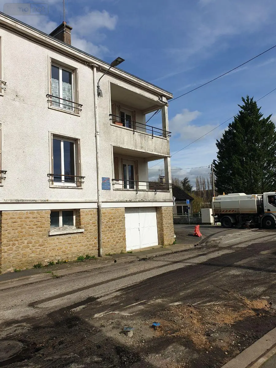 Location appartement Bessé-sur-Braye 72310 Sarthe 72 54 m2 3 pièces 390 euros 101/2057 001