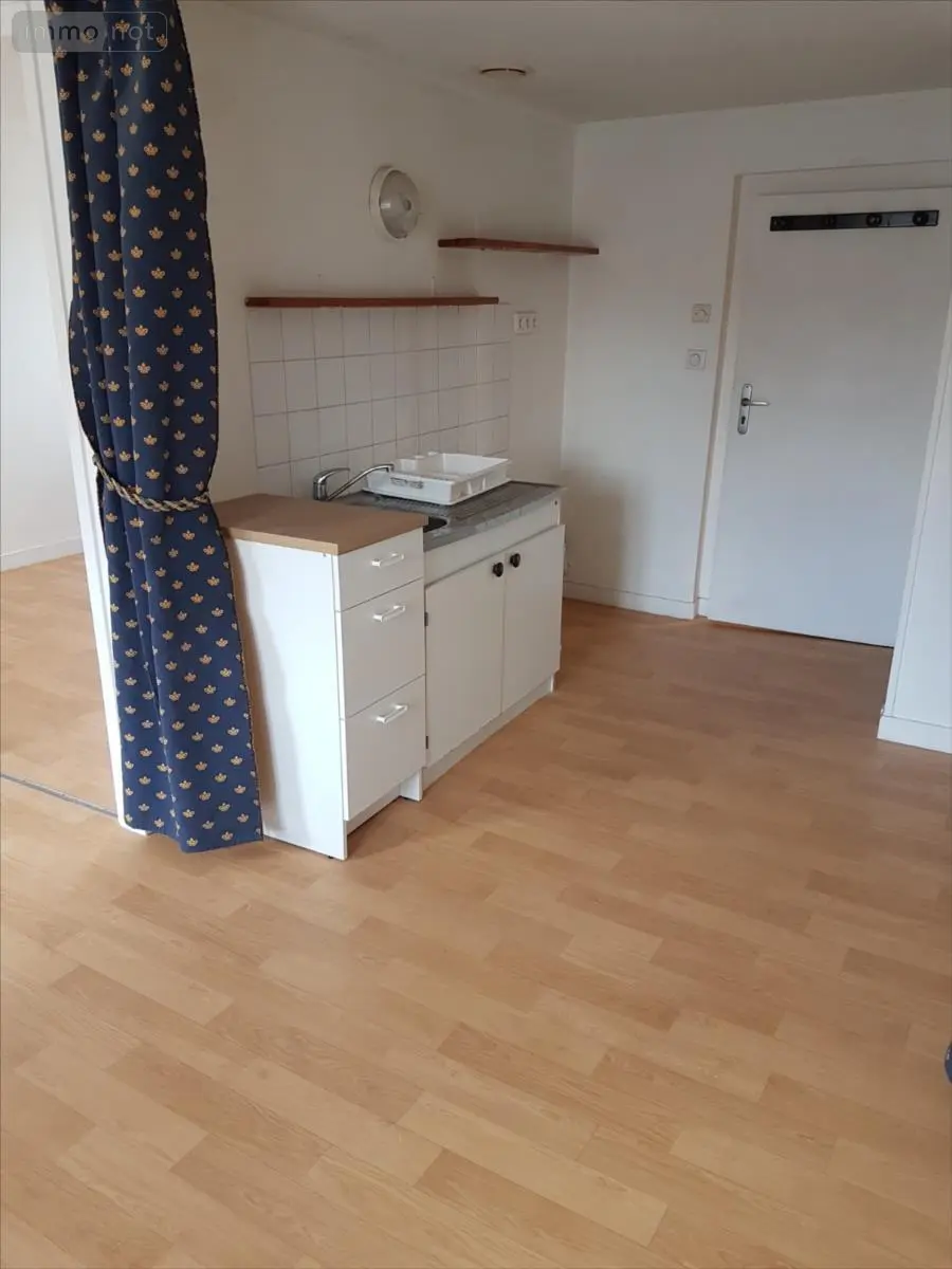 Location appartement Vitré 35500 Ille-et-Vilaine 35 27 m2 2 pièces 350 euros 35131-353 001