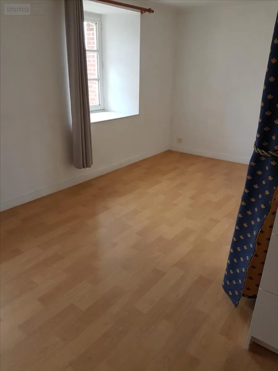 Location appartement Vitré 35500 Ille-et-Vilaine 35 27 m2 2 pièces 350 euros 35131-353 001