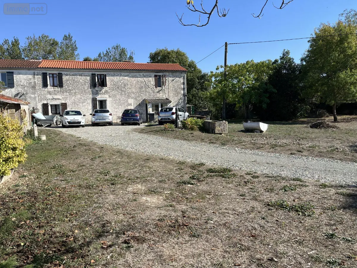 Maison a vendre Dompierre-sur-Mer 17139 Charente-Maritime 17 136 m2 8 pièces 332800 euros VD/667 001
