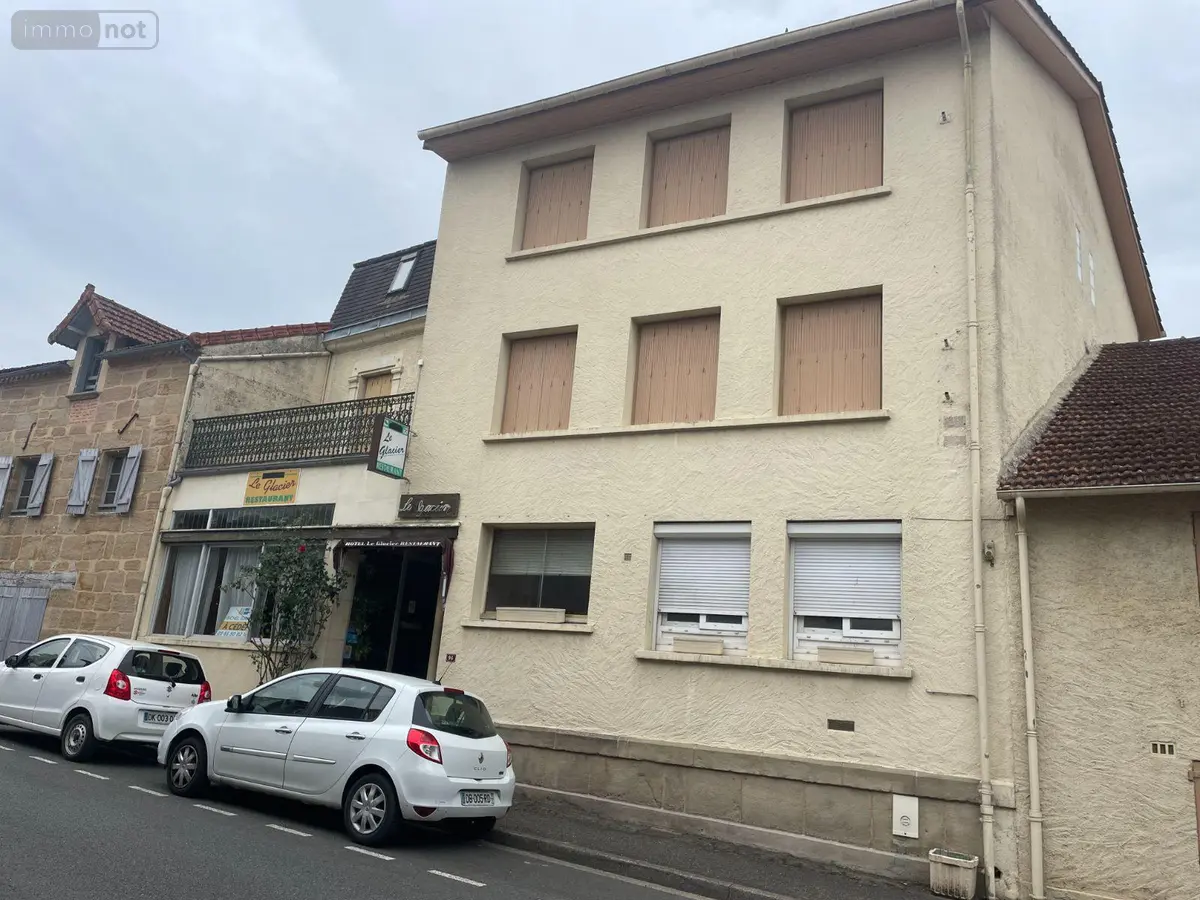 Immeuble de rapport a vendre Lacapelle-Marival 46120 Lot 46 352 m2 14 pièces 173600 euros 46030/IMMR/600 001