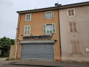 Location fonds et murs commerciaux Pont-de-Veyle 01290 Ain 01 102 m2 3 pièces 600 euros 008/2382 001