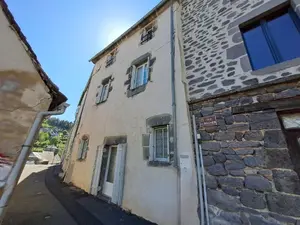 Immeuble de rapport a vendre Pierrefort 15230 Cantal 15 108 m2 6 pièces 66000 euros 044/1080 001