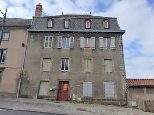 Immeuble de rapport a vendre Saint-Flour 15100 Cantal 15 261 m2 147340 euros 044/1153 001