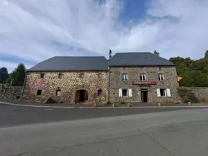 Fonds et murs commerciaux a vendre Les Ternes 15100 Cantal 15 235 m2 4 pièces 84800 euros 044/1237 001