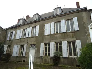 Immeuble de rapport a vendre Dun-le-Palestel 23800 Creuse 23 180 m2 9 pièces 86402 euros 965 001