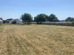 Terrain a batir a vendre Tréméoc 29120 Finistère 29 1685 m2 178500 euros 023/1615 001