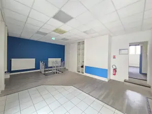 Location fonds et murs commerciaux Tours 37000 Indre-et-Loire 37 125 m2 5 pièces 1526 euros 001/2492 001