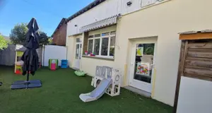 Fonds et murs commerciaux a vendre Tours 37000 Indre-et-Loire 37 102 m2 249600 euros 005/2075 001