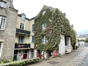 Immeuble de rapport a vendre Rochefort-en-Terre 56220 Morbihan 56 166 m2 10 pièces 592800 euros 144b 001