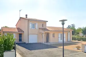 Maison a vendre Neuville-de-Poitou 86170 Vienne 86 148 m2 6 pièces 249000 euros V1971 001