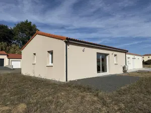 Location maison Beaupréau-en-Mauges 49600 Maine-et-Loire 49 62 m2 3 pièces 912 euros 49058-L922 001