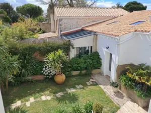 Maison a vendre Bouin 85230 Vendée 85 240 m2 8 pièces 435600 euros 999/M/2317-85092 001