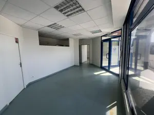 Location fonds et murs commerciaux Ambérieu-en-Bugey 01500 Ain 01 130 m2 2000 euros LF042-01032 001
