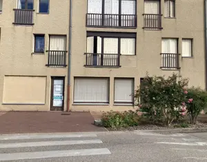 Fonds et murs commerciaux a vendre Saint-Denis-en-Bugey 01500 Ain 01 44 m2 57000 euros VP124-01032 001