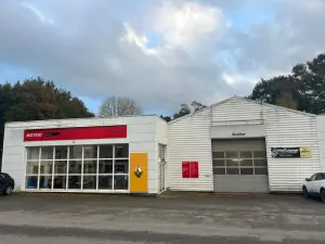 Fonds et murs commerciaux a vendre Spézet 29540 Finistère 29 565 m2 262500 euros 29064-2801 001