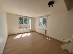 Location appartement Saint-Denis-lès-Bourg 01000 Ain 01 58 m2 3 pièces 890 euros 01013-L86 001