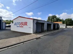Garage et parking a vendre Saintes 17100 Charente-Maritime 17 49 m2 40000 euros 17111-766 001