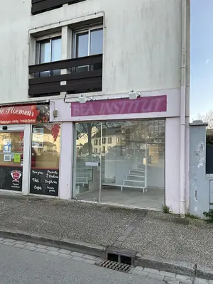 Fonds et murs commerciaux a vendre Ploemeur 56270 Morbihan 56 31 m2 4 pièces 94680 euros 56082-1571 001