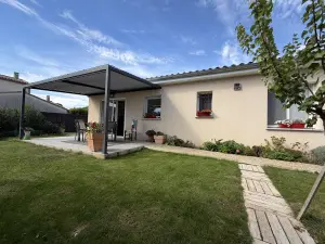 Location maison Pierrelatte 26700 Drôme 26 81 m2 3 pièces 945 euros 26060-L129 001