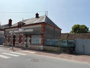 Fonds et murs commerciaux a vendre Corquilleroy 45120 Loiret 45 350 m2 5 pièces 126800 euros 45051-487 001