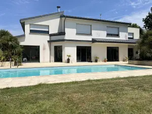 Maison a vendre Ploërmel 56800 Morbihan 56 350 m2 11 pièces 923180 euros 56044-1532 001