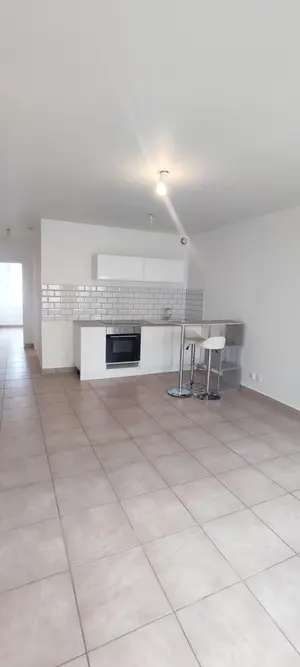 Location appartement Châlons-en-Champagne 51000 Marne 51 44 m2 680 euros 51084-L666 001