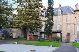 Appartement a vendre Thiers 63300 Puy-de-Dôme 63 208 m2 8 pièces 79000 euros 63022-42 001