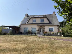 Maison a vendre Pommerit-le-Vicomte 22200 Côtes-d'Armor 22 144 m2 6 pièces 232480 euros 22064-1383 001