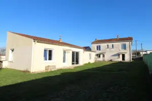 Maison a vendre Saintes 17100 Charente-Maritime 17 135 m2 6 pièces 344000 euros 17111-631 001