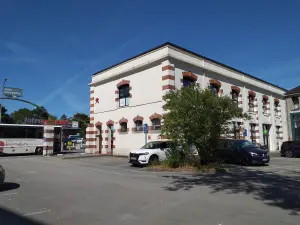 Fonds et murs commerciaux a vendre Vannes 56000 Morbihan 56 267 m2 670872 euros 56005-902 001