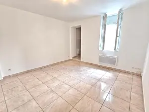 Appartement a vendre Reims 51100 Marne 51 24 m2 1 pièce 75000 euros 51057-1105 001