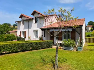 Maison a vendre Leynhac 15600 Cantal 15 107 m2 6 pièces 165110 euros 059-2016 001