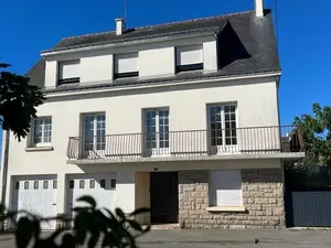 Immeuble de rapport a vendre Lanester 56600 Morbihan 56 213 m2 415288 euros 56083-1160 001
