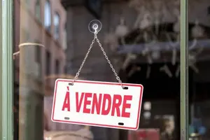 Fonds et murs commerciaux a vendre La Roche-sur-Yon 85000 Vendée 85 116 m2 333015 euros 44086-1452 001