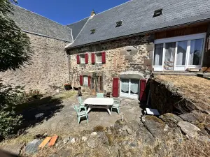 Maison a vendre Neuvéglise-sur-Truyère 15260 Cantal 15 200 m2 245000 euros 15046-47 001