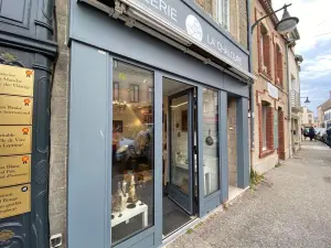 Fonds et murs commerciaux a vendre Saint-Vaast-la-Hougue 50550 Manche 50 10 m2 99472 euros 50061-2987 001