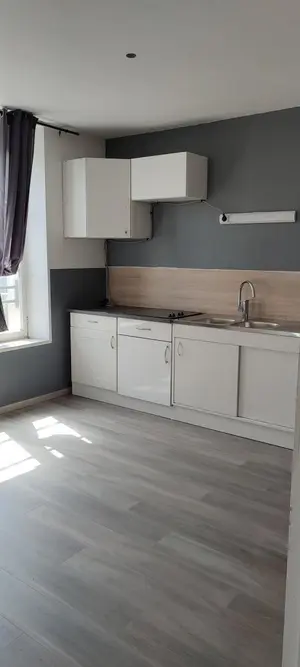 Location appartement Châlons-en-Champagne 51000 Marne 51 37 m2 1 pièce 397 euros 51084-L594 001