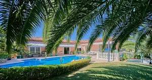 Maison a vendre Saint-Raphaël 83530 Var 83 200 m2 6 pièces 1370000 euros 1001076 001