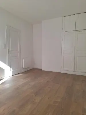 Location appartement Chalon-sur-Saône 71100 Saône-et-Loire 71 17 m2 1 pièce 450 euros Studio rue du temple 001