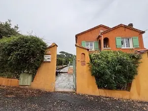 Maison a vendre Pierrefeu-du-Var 83390 Var 83 84 m2 7 pièces 350000 euros PIERREFEU DU VAR (83) 001